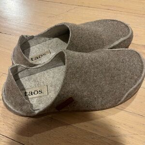 Taos convertawool slipper